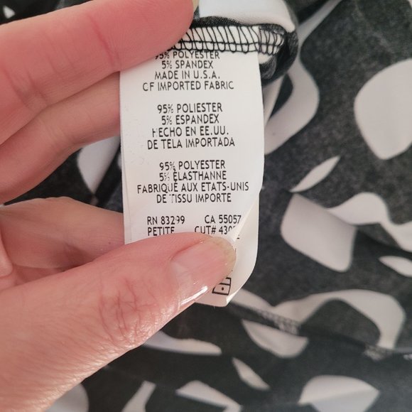 Tiana B Stretchy Scoop Neck Geometric Print Dress. Size PM - Picture 7 of 8